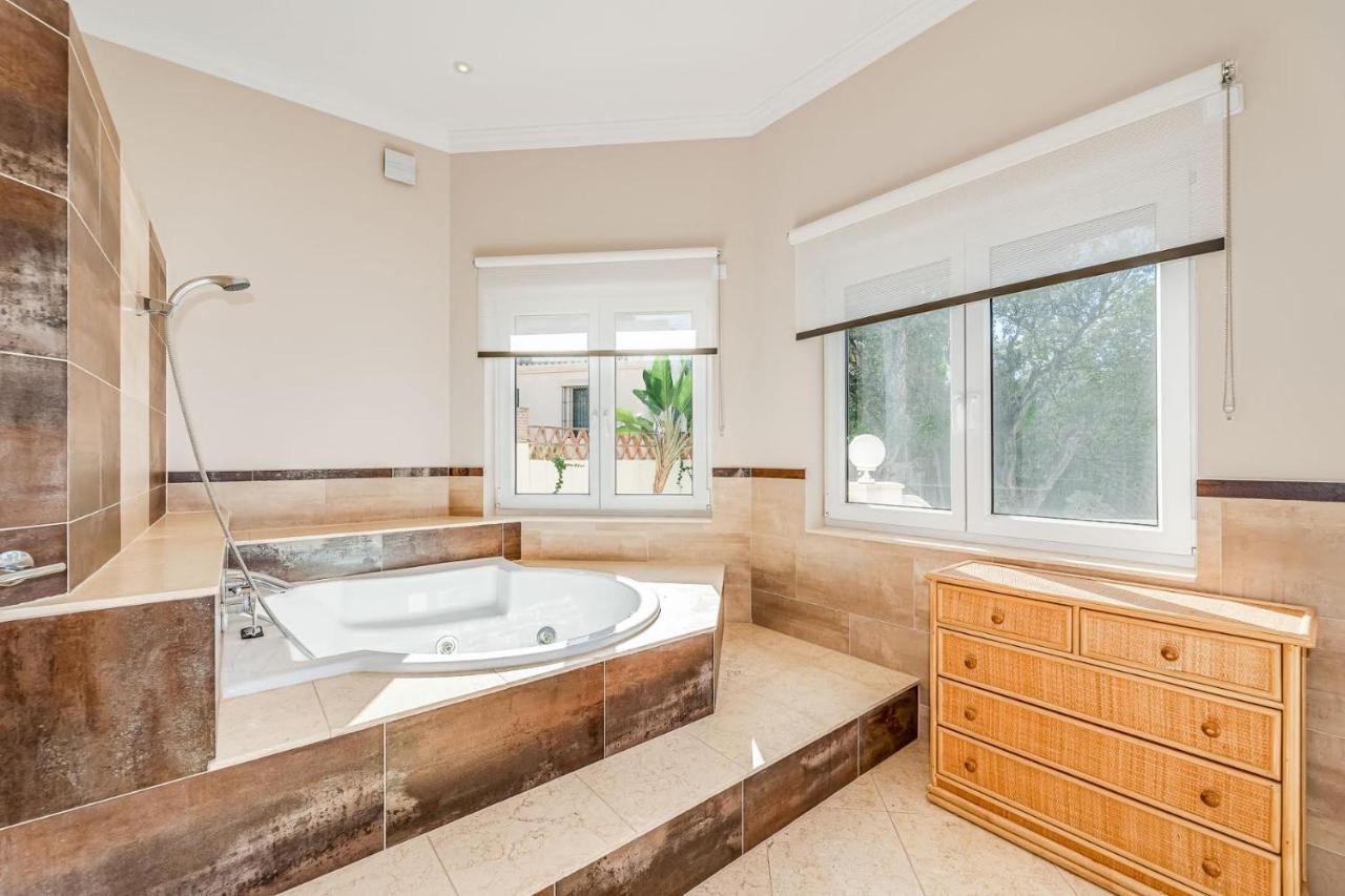 Villa Svim, Walking Distance To The Beach! Marbellac Extérieur photo