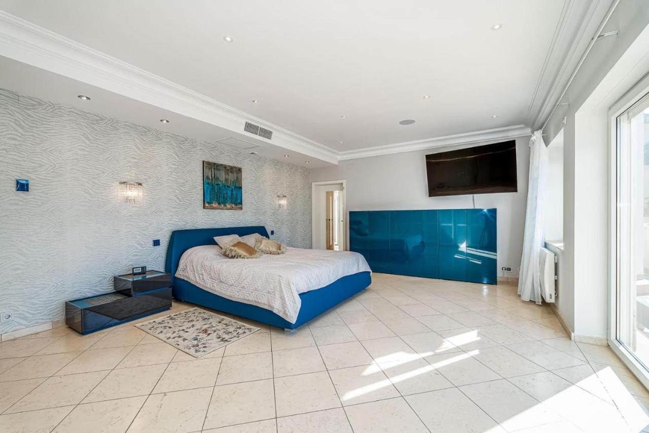 Villa Svim, Walking Distance To The Beach! Marbellac Extérieur photo